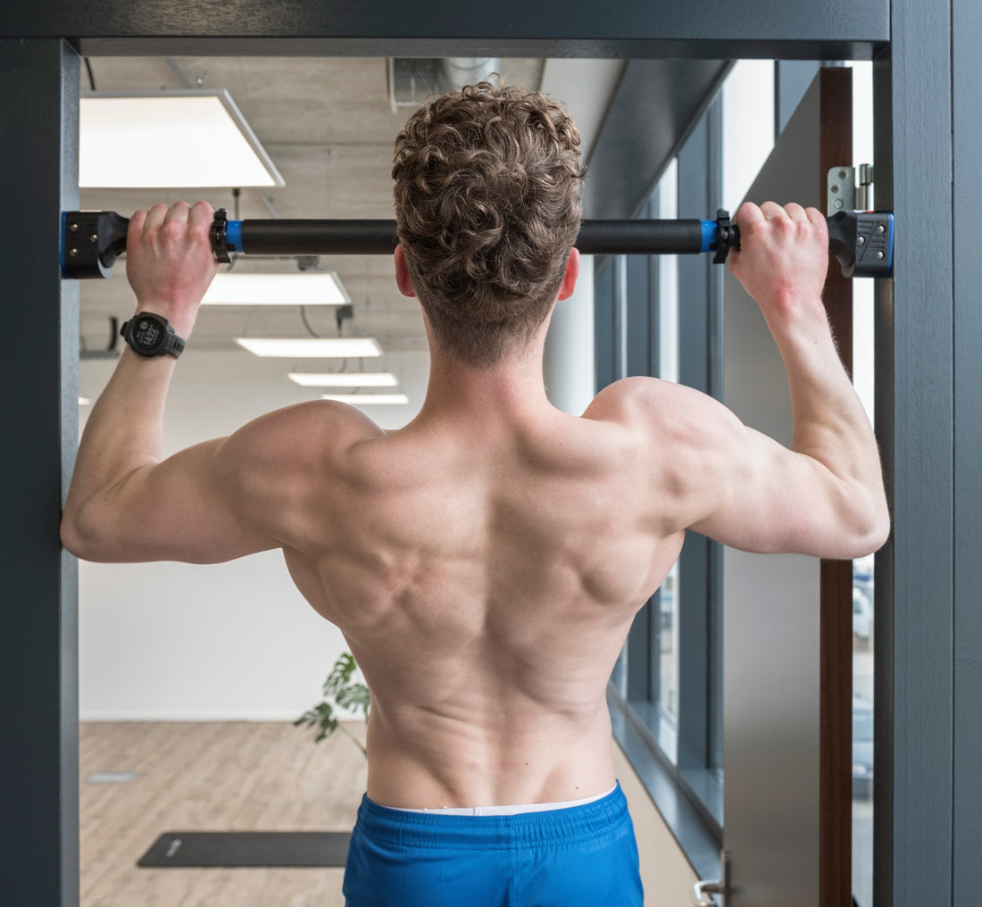 De Voordelen van Pull-Ups en Hoe Je Ze Perfect Uitvoert. Zelfs Als Je Nog Nooit Een Pull-Up Hebt Gedaan!